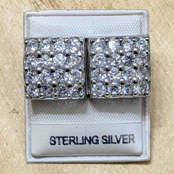 🆕.925 STERLING SILVER SQUARE CLUSTER CUBIC ZIRCONIA STUD EARRINGS - UNISEX - Picture 1 of 1